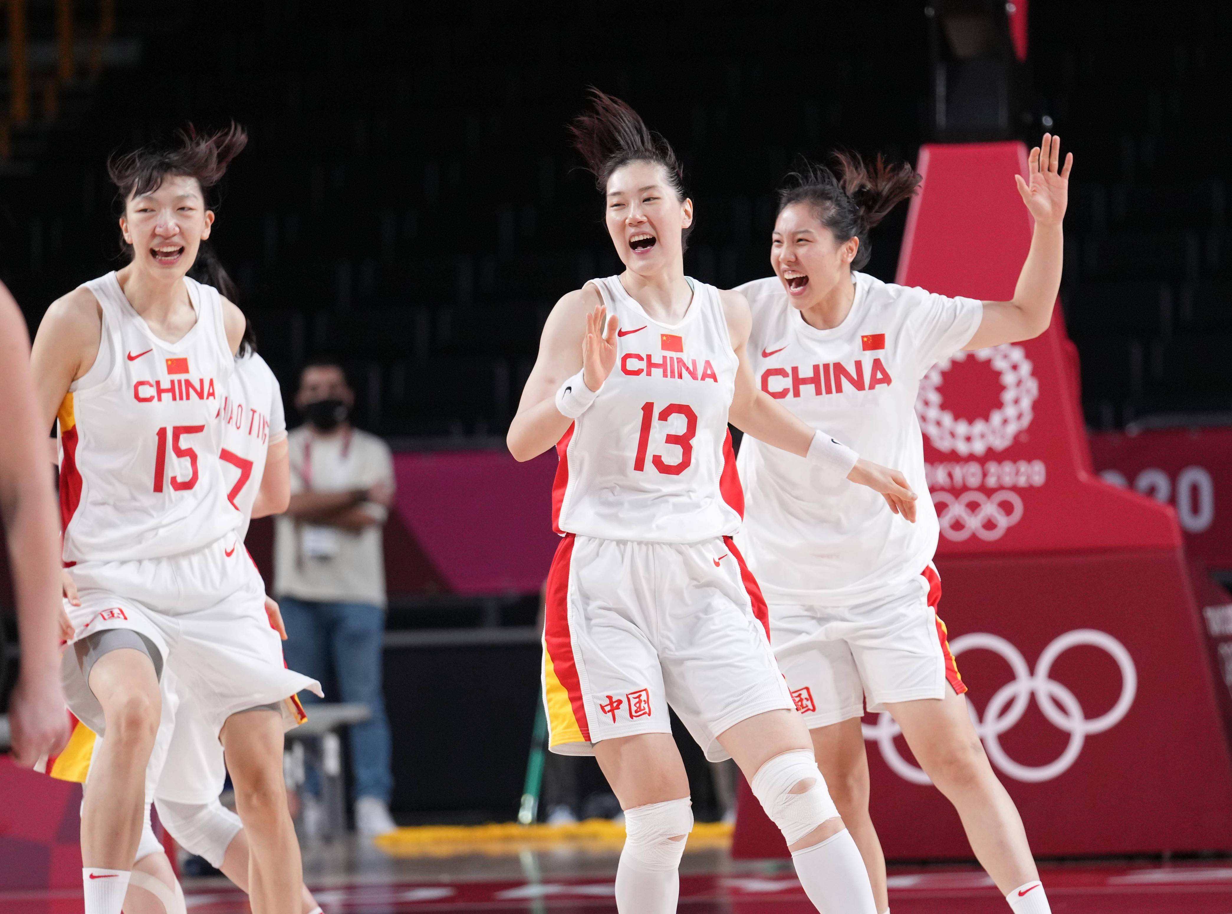 女子篮球中国队战胜对手，提前锁定小组第一名
