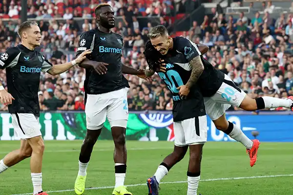 FB体育平台-拜仁慕尼黑客场大胜门兴格拉德巴赫，继续领跑积分榜